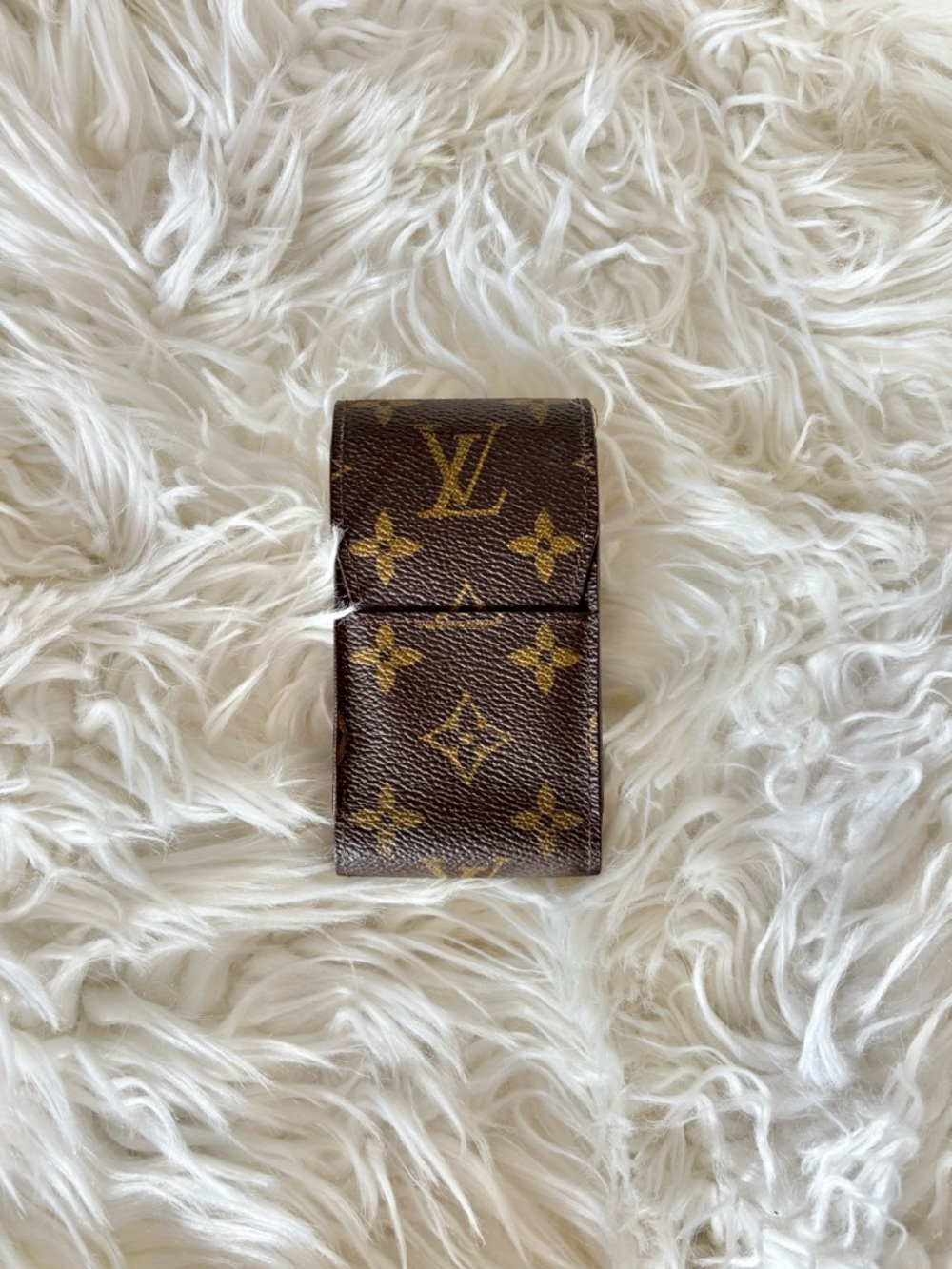 Louis Vuitton On the Go Pouch/Cigarette Case - Picture 3 of 11